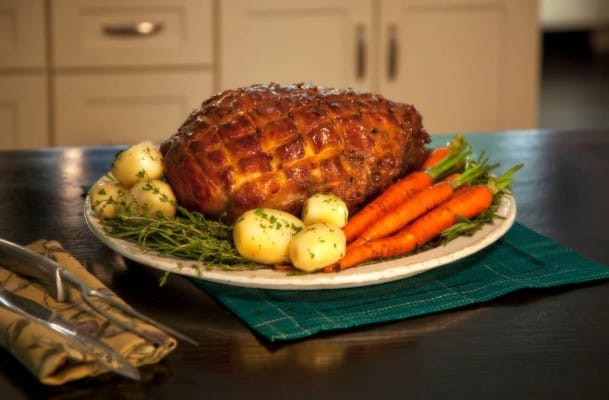 FROM SAVEUR MAGAZINE: THE BEST CHRISTMAS HAM (VERY LITTLE) MONEY CAN BUY