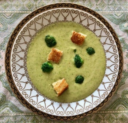 Broccoli Pepper Jack Soup With Grilled Cheese Croutons