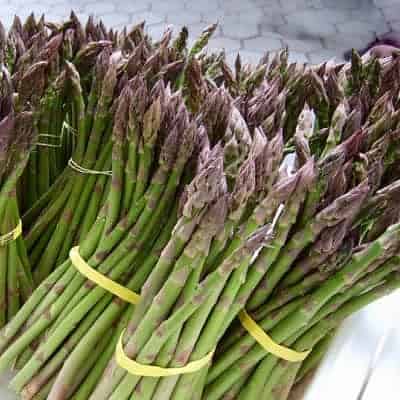 ASPARAGUS: HOW TO BUY, STORE, AND COOK THE FIRST VEGETABLE OF SPRING